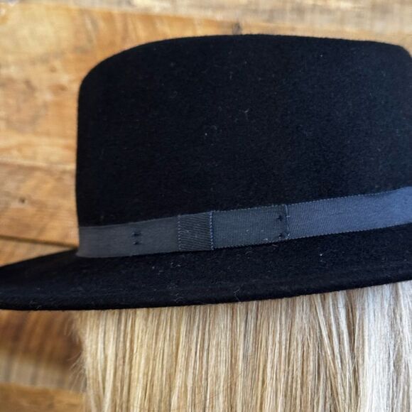 ? A Adams & Stiles Black Wool Felt Fedora Hat – Unisex Style main image 9
